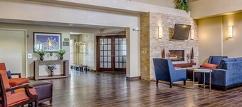 Comfort Inn & Suites Grafton - Cedarburg
