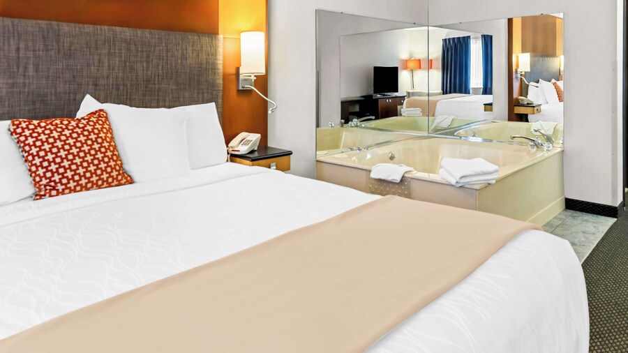 Americas Best Value Inn Tahquamenon Country