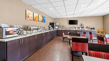 Free daily buffet breakfast