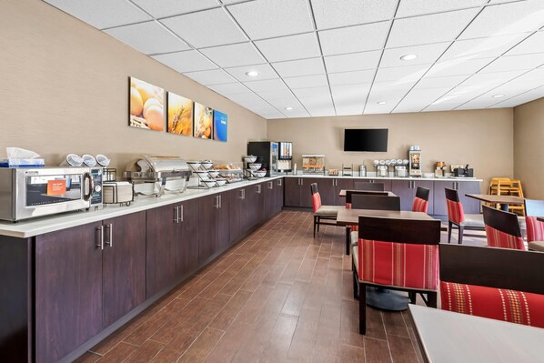 Free daily buffet breakfast - Comfort Inn & Suites Oxford South (Oxford)