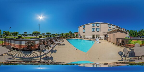 Seasonal outdoor pool