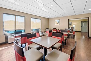 Free daily buffet breakfast  - Comfort Inn & Suites Oxford South (Oxford)