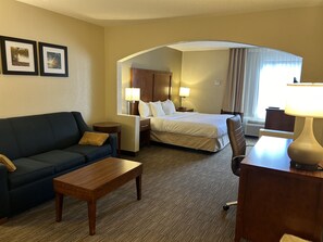 Suite, 1 King-Bett, Nichtraucher | Hochwertige Bettwaren, Schreibtisch, laptopgeeigneter Arbeitsplatz