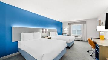 Doppelzimmer, 2 Doppelbetten, Nichtraucher | Schreibtisch, Verdunkelungsvorhänge, schallisolierte Zimmer