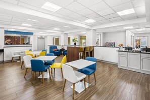 Petit déjeuner continental compris