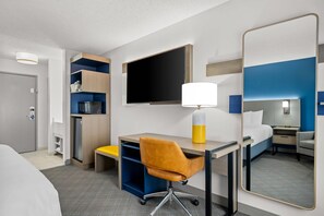 Standard Room, 1 King Bed, Non Smoking | Desk, blackout curtains, soundproofing, iron/ironing board - Comfort Inn Indianapolis East (Indianapolis)
