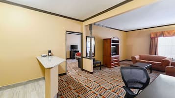 Desk, iron/ironing board, WiFi, bed sheets