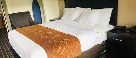 Comfortable Accessible Guestroom with 1 King Bed | Silitysrauta/-lauta, vauvansängyt, ilmainen Wi-Fi, vuodevaatteet