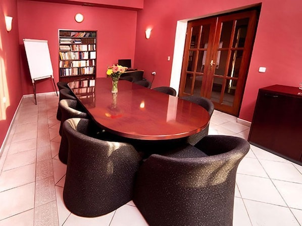 Unclassified image, 1 of 46, button - Hotel Residence Select (Prague)