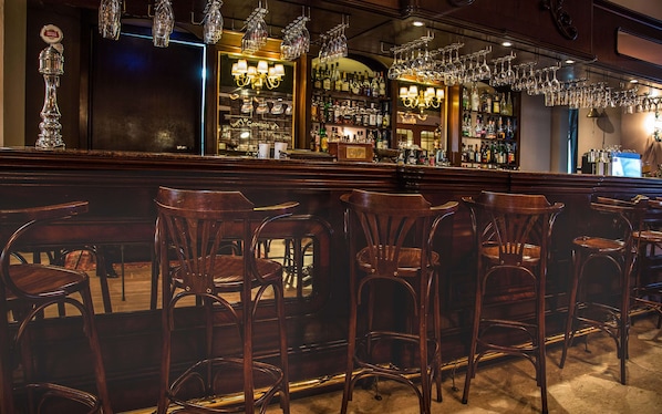 Serve almoço, jantar e happy hour
