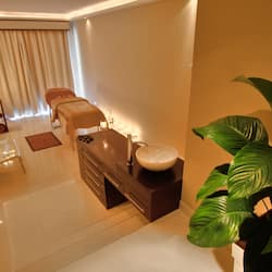 Bilik rawatan pasangan, rawatan badan, aromaterapi, balut badan