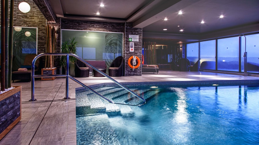 AX The Victoria Hotel