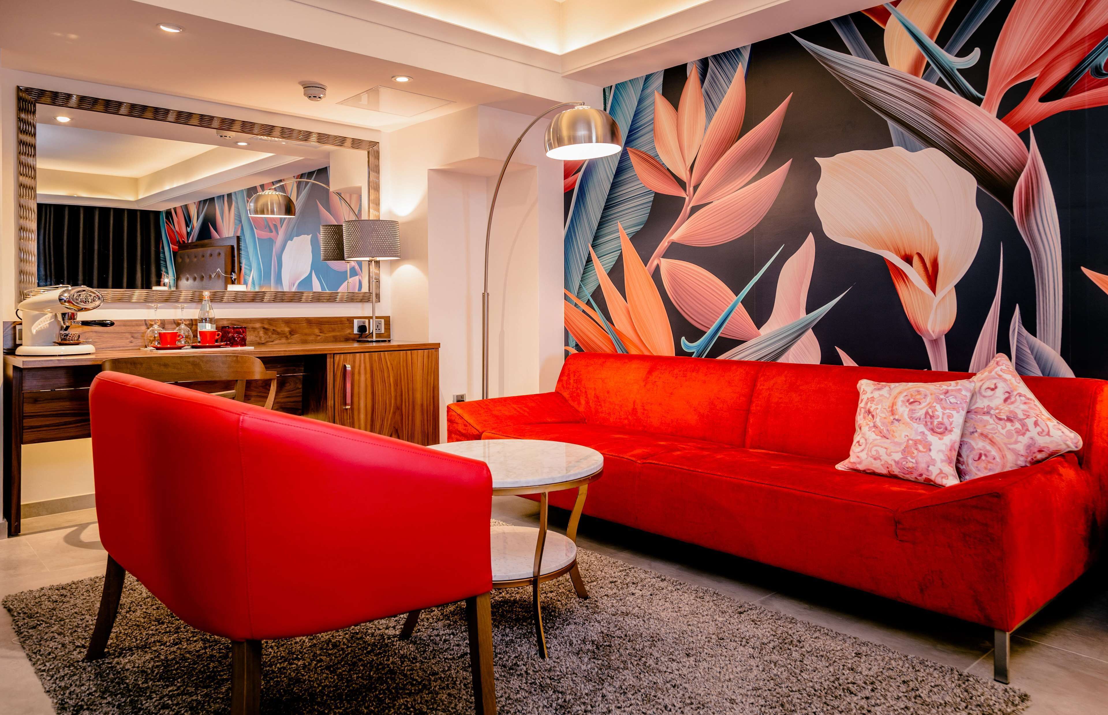 executive suite | 1 bedroom, in-room safe, free wifi, bed sheets