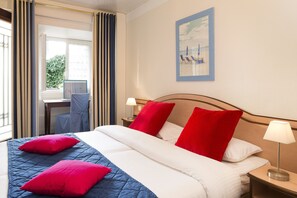 Comfort Double Room, Garden View (with shower) | 1 bedroom, minibar, in-room safe, individually decorated