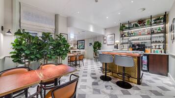 Daily full breakfast (GBP 15 per person)