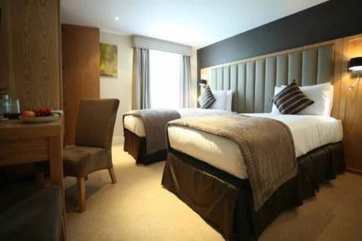 In-room safe, desk, laptop workspace, iron/ironing board