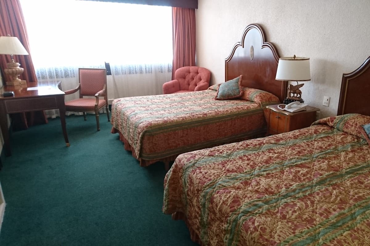 Kamar Standar, 2 Tempat Tidur Queen | Setrika/meja setrika dan Wi-Fi gratis