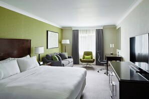 Deluxe Room, 1 King Bed with Sofa bed