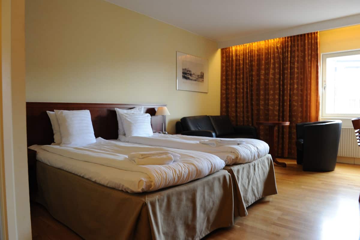 Standard Double Room | Desk, laptop workspace, free WiFi, bed sheets