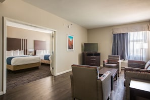 Suite estudio, 2 camas de matrimonio, no fumadores | Colchones con acolchado adicional, escritorio, cortinas opacas