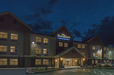 Exterior. Baymont by Wyndham Albuquerque Airport