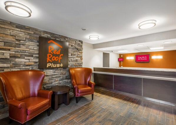 Reception - Red Roof Inn PLUS+ South Deerfield – Amherst (South Deerfield)