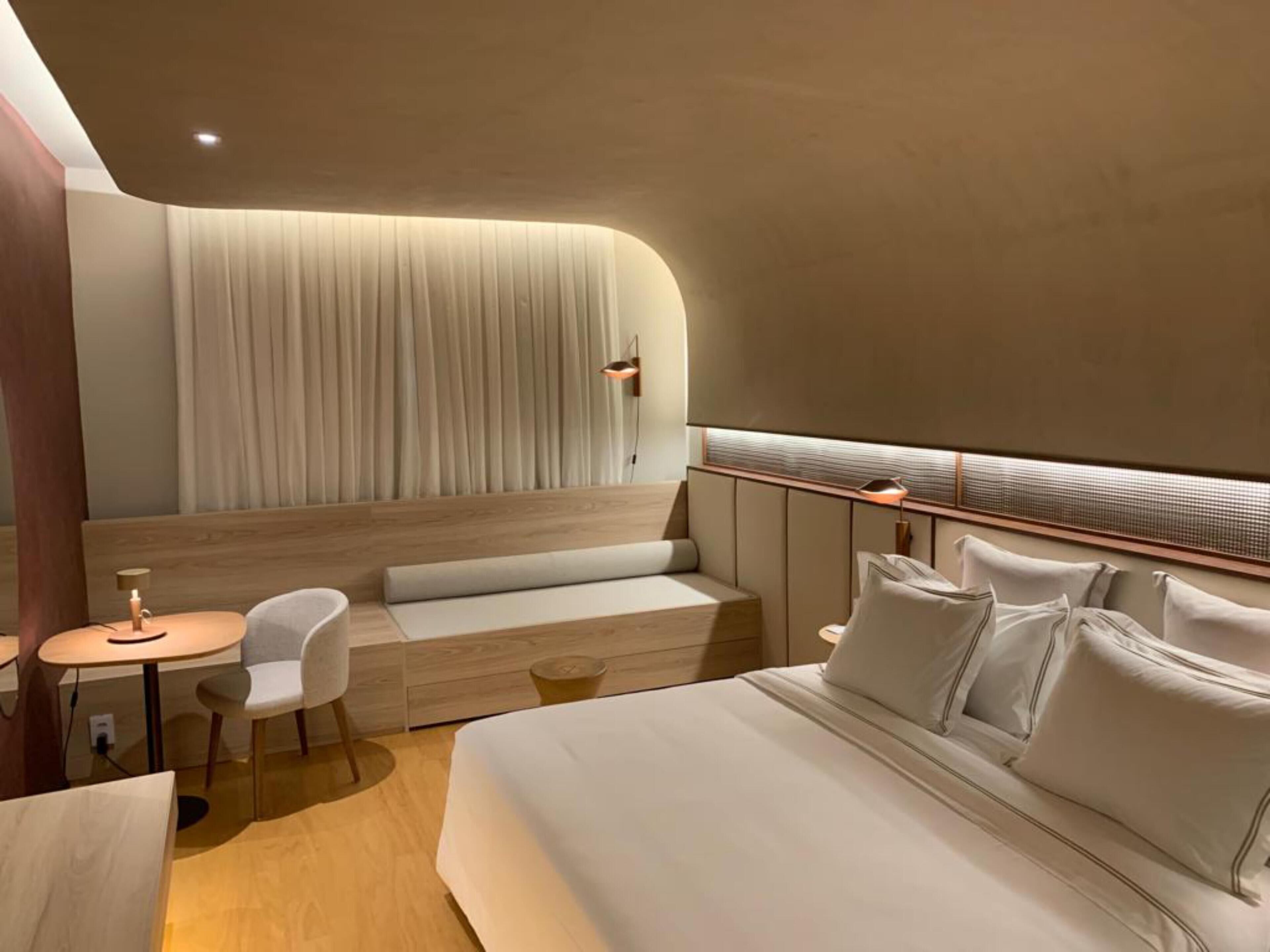 QOYA Deluxe | Biancheria da letto di alta qualità, minibar, cassaforte in camera