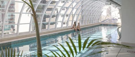 Indoor pool, sun loungers