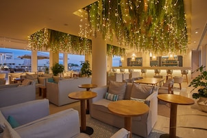 Food court