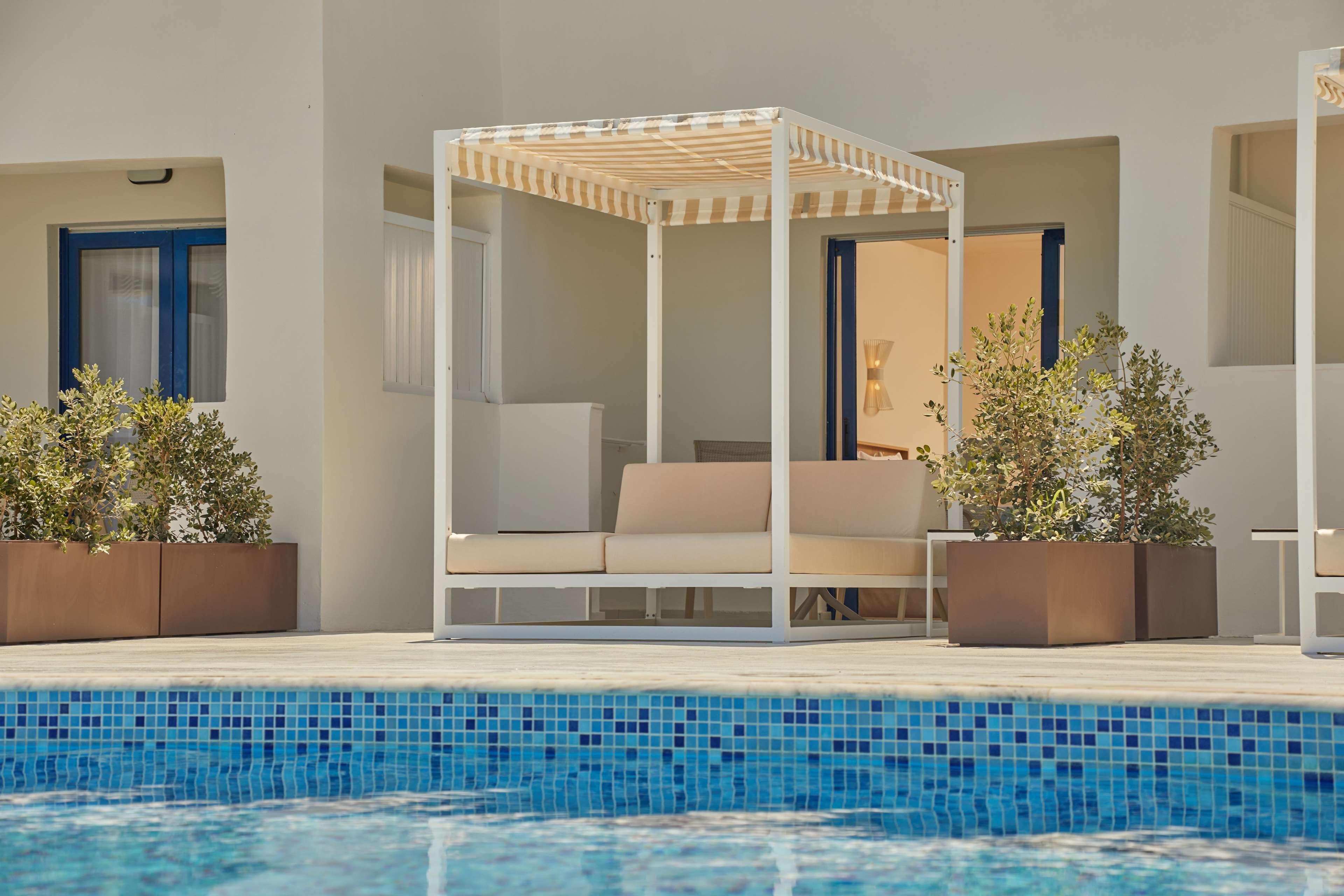 Roupas de cama premium, cofres nos quartos, individualmente decorados