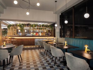 酒吧（店内）