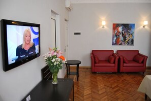 TV de tela plana, DVD player