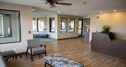 Lomira Inn and Suites