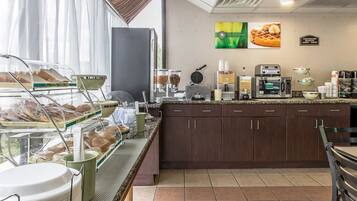 Desayuno completo todos los días (con cargo)