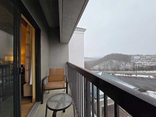 Standard Room, 1 King Bed, Non Smoking, Balcony | Balcony view
