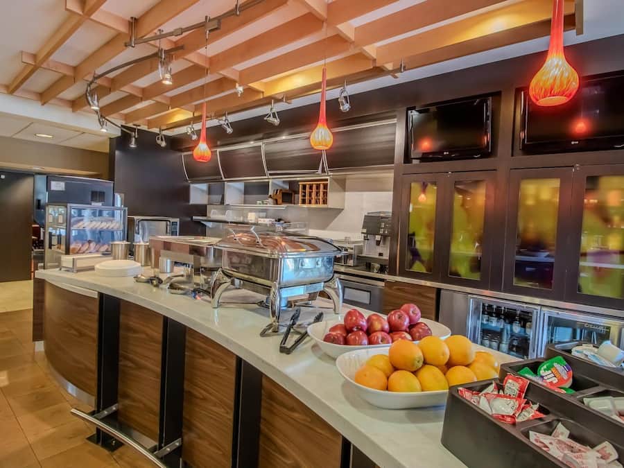 Bao gồm bữa sáng buffet hàng ngày