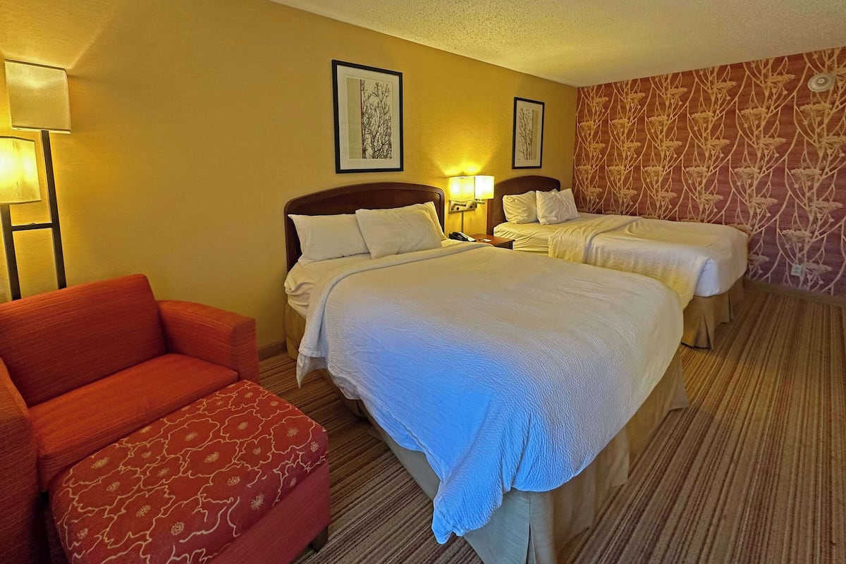 Standard Room, 2 Queen Beds, Non Smoking | In-room safe, desk, laptop workspace, soundproofing