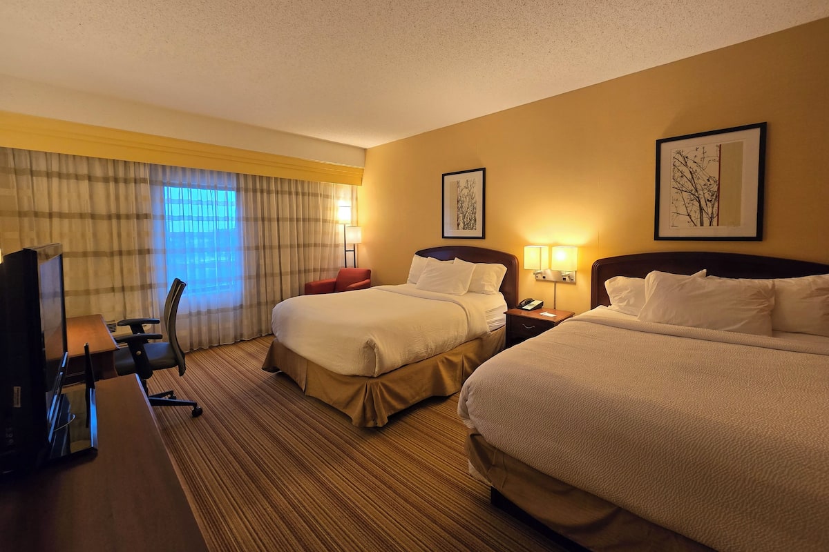 In-room safe, desk, laptop workspace, soundproofing