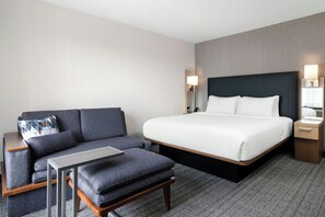 Desk, blackout curtains, iron/ironing board, free cots/infant beds - Courtyard by Marriott Charlotte City Center (Charlotte)