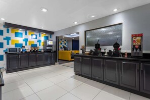 Desayuno continental gratuito y diario
