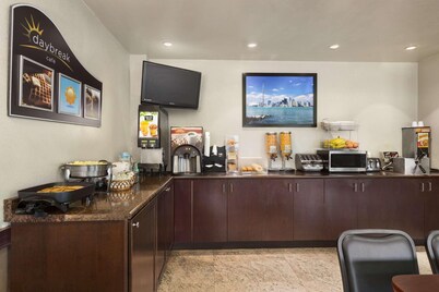 Days Inn by Wyndham Toronto East Lakeview