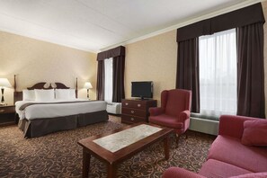 Iron/ironing board, free cribs/infant beds, free WiFi, bed sheets - Days Inn by Wyndham Toronto East Lakeview (Toronto)