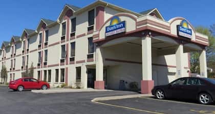 Days Inn by Wyndham Toronto East Lakeview