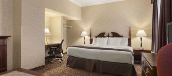 Days Inn by Wyndham Toronto East Lakeview