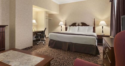 Days Inn by Wyndham Toronto East Lakeview