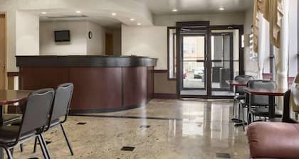 Days Inn by Wyndham Toronto East Lakeview