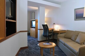 Suite ejecutiva, 1 habitación | Ropa de cama hipoalergénica, caja fuerte, escritorio