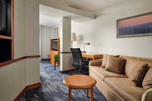 Living room - Fairfield Inn and Suites by Marriott Indianapolis East (Indianapolis)