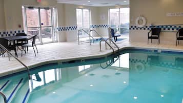 Indendørs pool