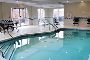 Piscine intérieure